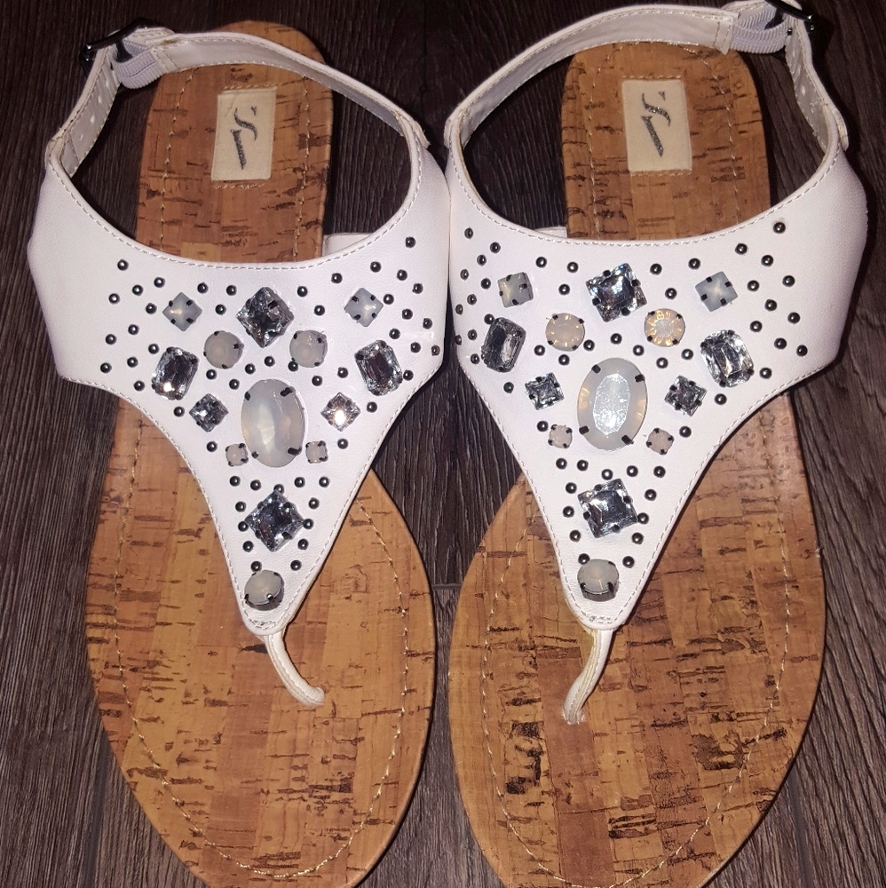 Jeweled heeled shoes